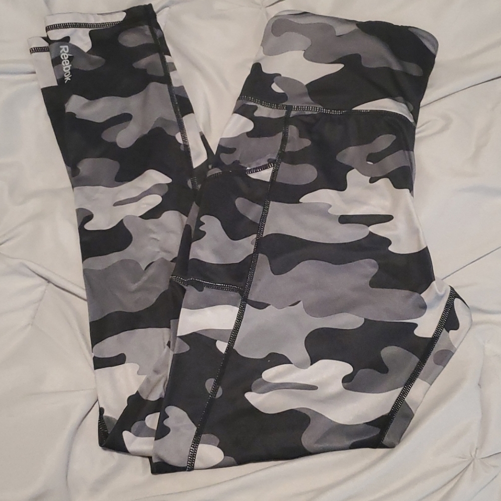 EUC Reebok Camo Leggings